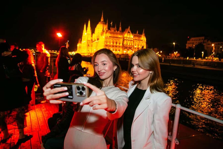 Budapest: Sightseeing River Cruise with Unlimited Cocktails - A Danube evening for about $29