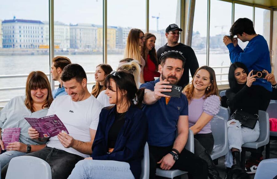 Budapest: Sightseeing Tour by Boat - Finding Silverline at Elizabeth Bridge