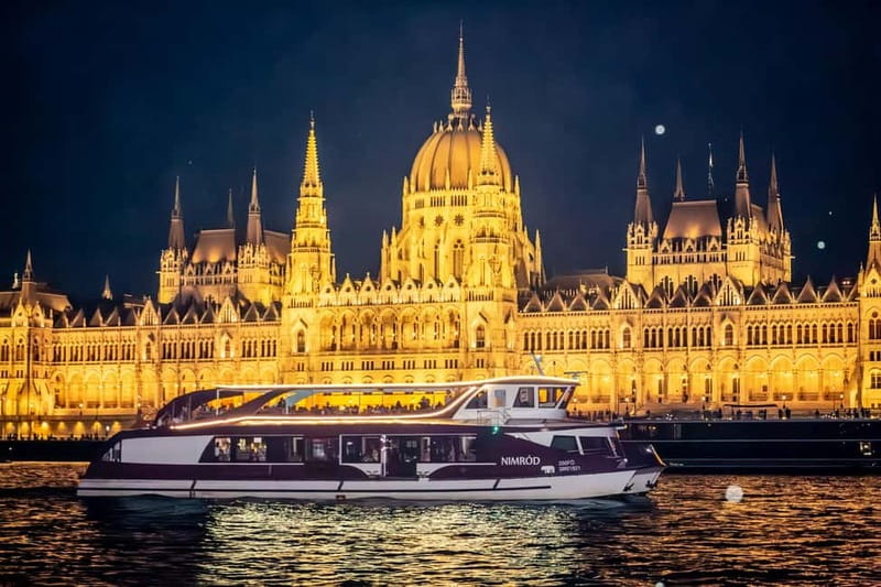 Budapest: Unlimited Drink Cruise - Daylight, sunset, or Budapest after dark?