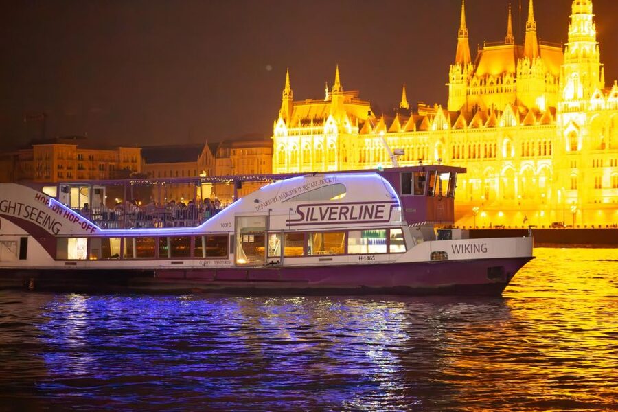 Budapest: Unlimited Prosecco and Wine Sightseeing Cruise - Practical tips for a smoother ride