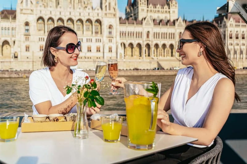 Budapest: Unlimited Prosecco, Beer and Aperol Spritz Cruise - Budapest looks best from the Danube after dark