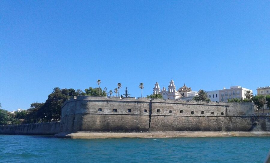 Cádiz: Bay of Cádiz Catamaran Tour with Host - What This Cádiz Cruise Actually Delivers
