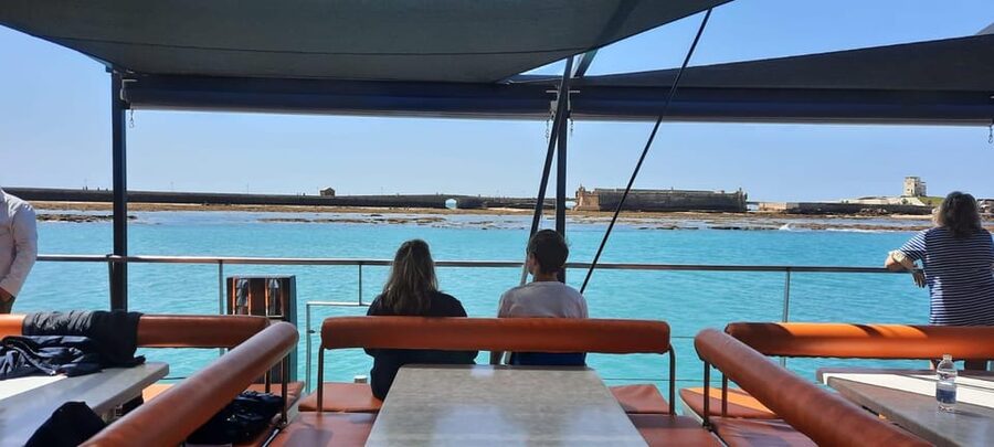 Cádiz: Sunset Catamaran Cruise Tours - Music, commentary, and the mood onboard