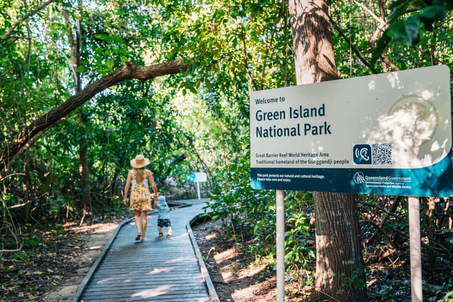 Cairns: Green Island Snorkelling or Glass Bottom Boat - The 45-minute catamaran ride from Cairns