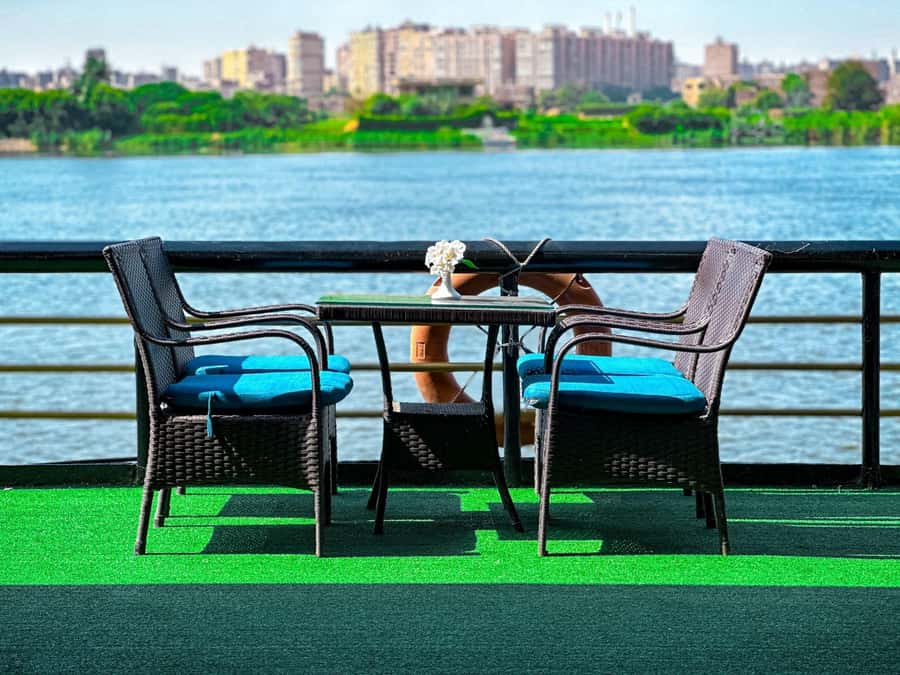 Cairo: Dinner Cruise on the Nile River with Entertainment - Belly dancing, live music, and the Tanoura show