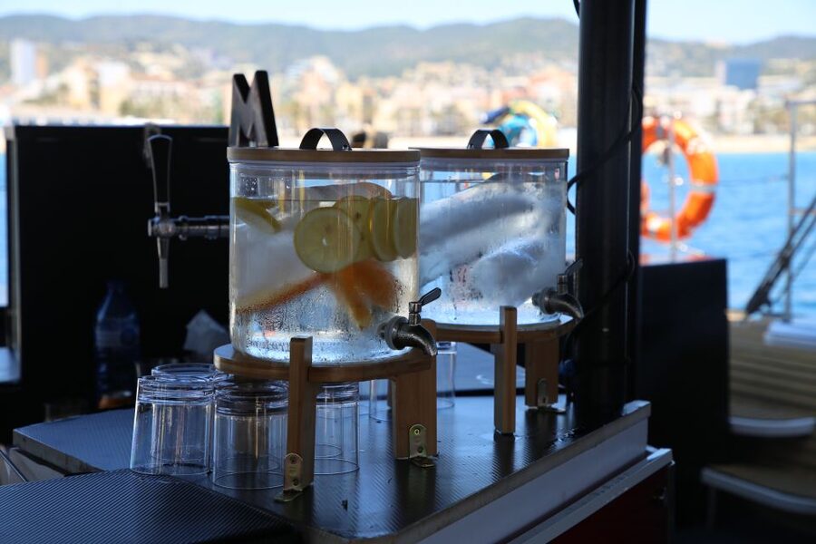 Cambrils: Catamaran Cruise with Drinks and BBQ Lunch Option - How the atmosphere changes through the trip