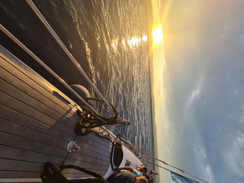 Cambrils: Costa Dorada Sunset Catamaran Cruise with Drinks - What the $38 price really gives you