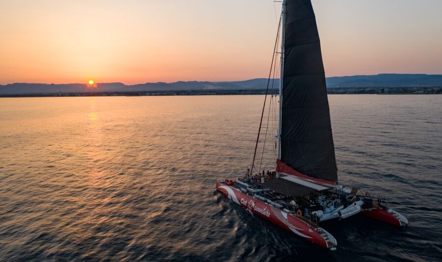 Cambrils: Sunset Catamaran Cruise & Drinks w/ Sunbed - Leaving Cambrils from two possible meeting points