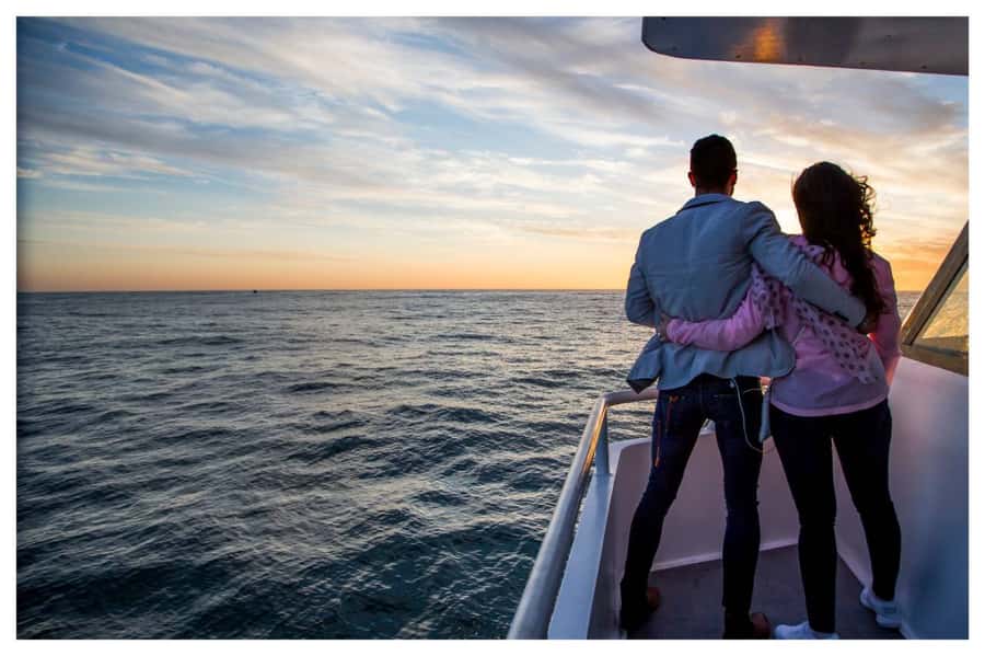 Cape Town: Sunset Champagne Cruise - Leaving the harbor and settling into the evening