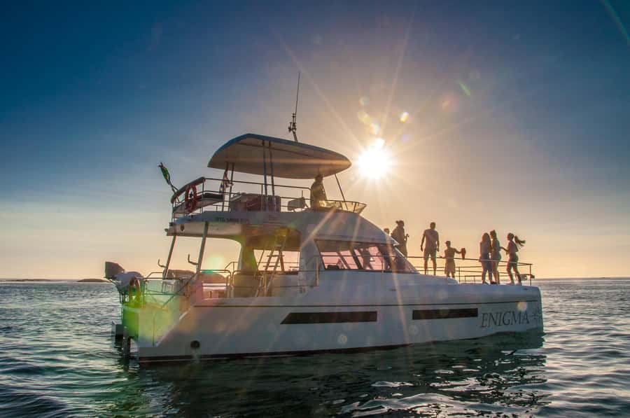 Cape Town: Sunset Champagne Cruise and 3-Course Dinner - A 90-Minute Sunset Cruise Across Table Bay