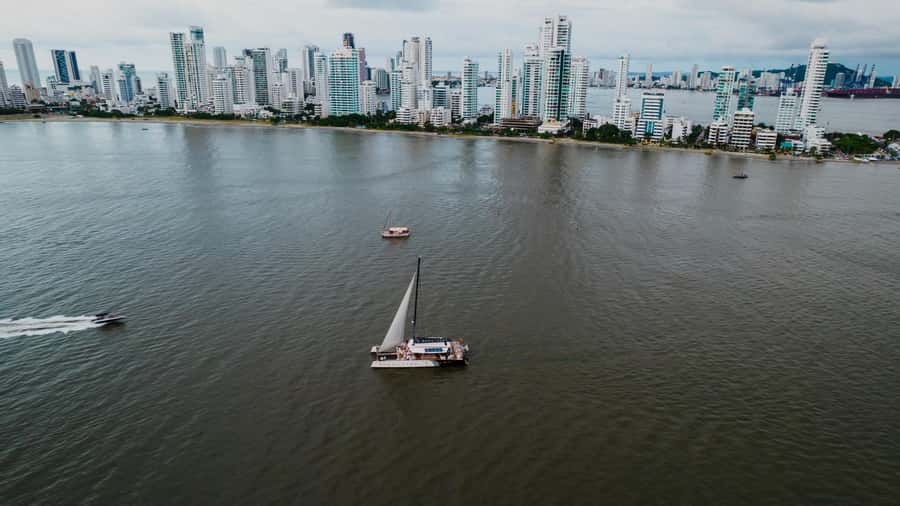 Cartagena de Indias: 2-Hour Sunset Cruise - Food, drinks, and the small-print reality