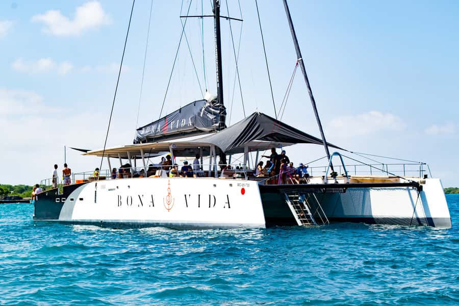 Cartagena: Rosario Islands Catamaran with Lunch and Snorkel - Two swim stops instead of an island visit