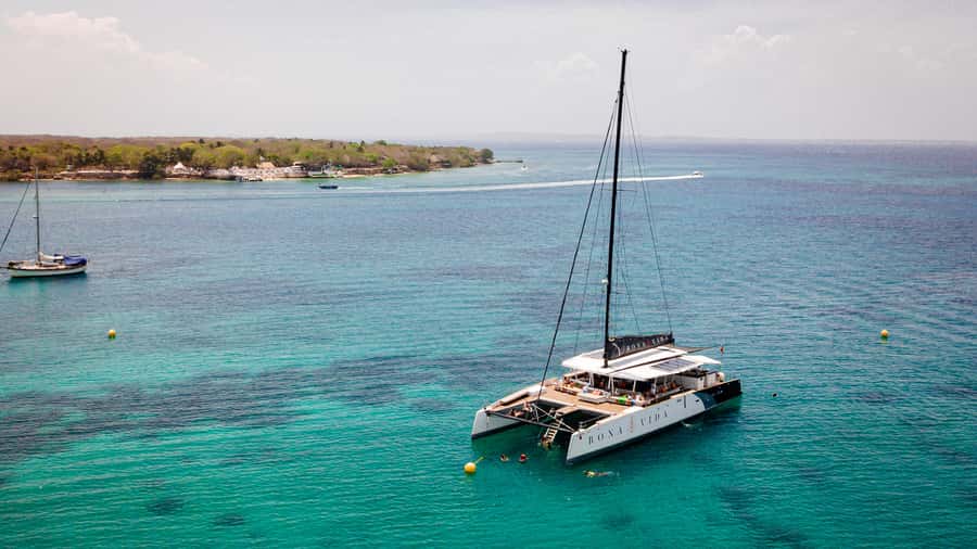 Cartagena: Rosario Islands Catamaran with Lunch and Snorkel - A lunch that earns its place
