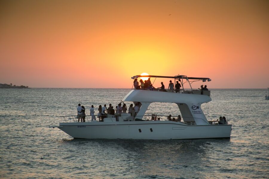 Cartagena: Sunset Cruise with Open Bar - Who should book the Sibarita Master?