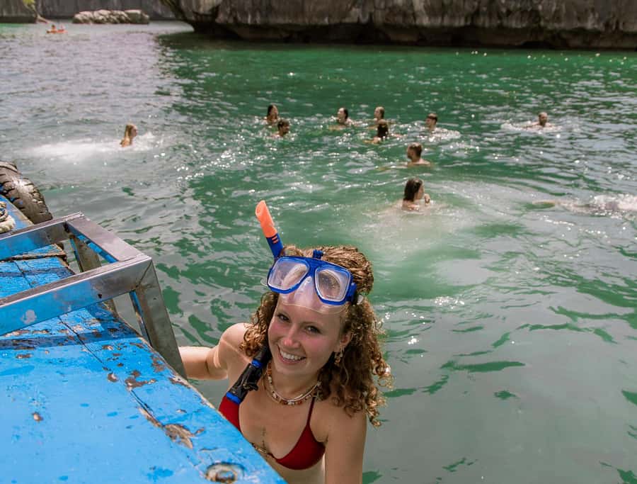 Cat Ba: Lan Ha & Ha Long Bay Kayak & Snorkel Boat Tour - Kayaking through caves is the day’s best activity
