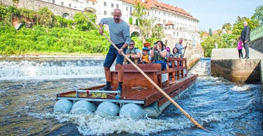 Český Krumlov: Wooden Raft River Cruise - Seeing Český Krumlov from the Vltava