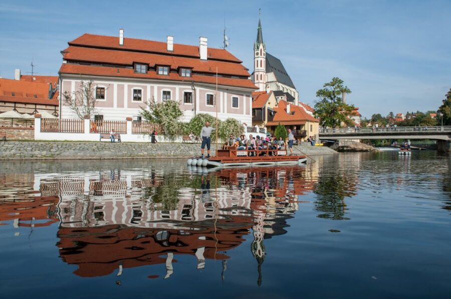 Český Krumlov: Wooden Raft River Cruise - Timing, weather, and small practical details