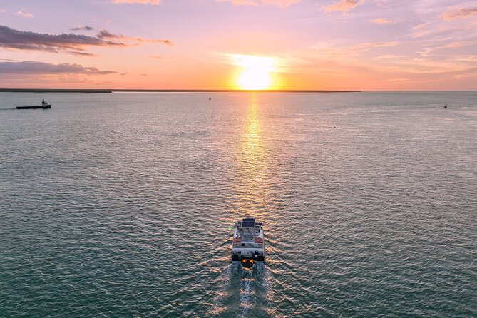 Charles Darwin Dinner Cruise - Service, comfort, and the feel onboard