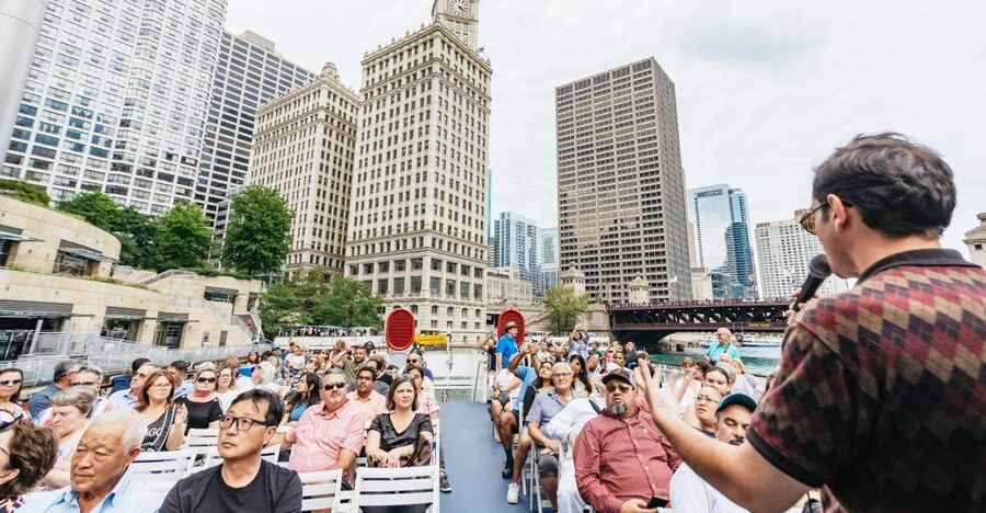 Chicago: 1.5-Hour Lake and River Architecture Cruise - Boarding near the Wrigley Building
