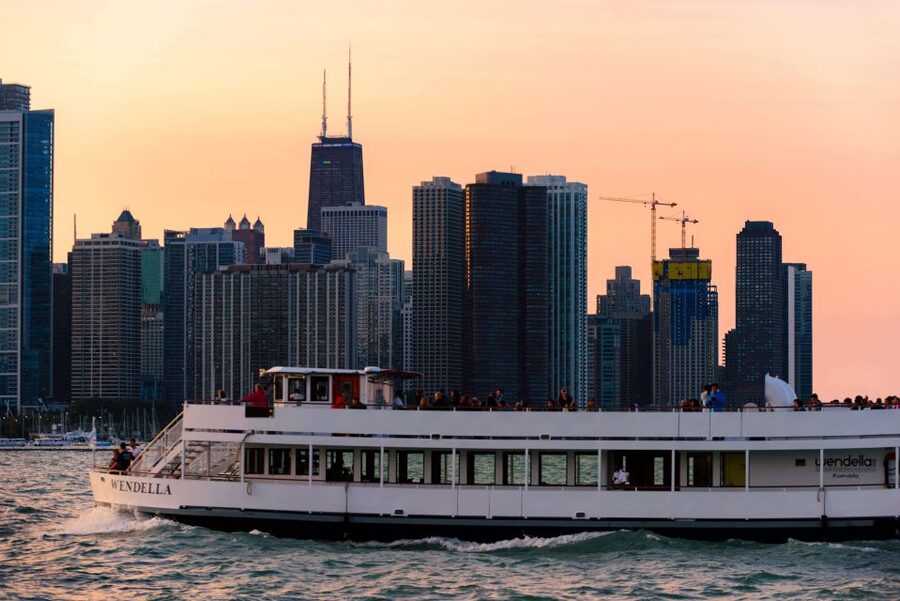 Chicago: 1.5-Hour Scenic Sunset Lake Cruise - Should you book the Chicago sunset cruise?