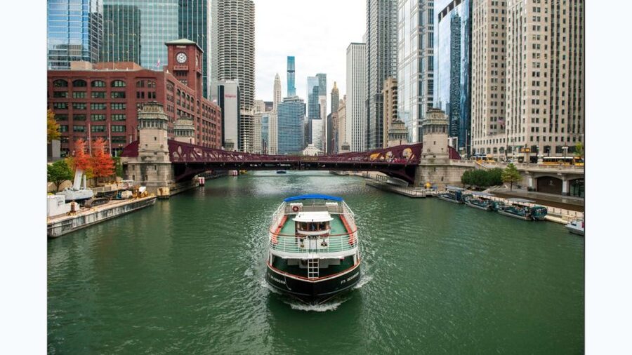 Chicago: Architecture Boat Tour with Drinks - Key points to know before boarding
