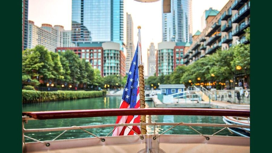 Chicago: Architecture Boat Tour with Drinks - Seating, weather, and the practical side of the ride