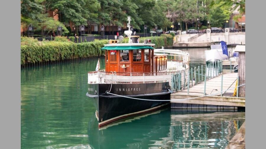 Chicago: Architecture Boat Tour with Drinks - Finding the dock at 465 North McClurg Court