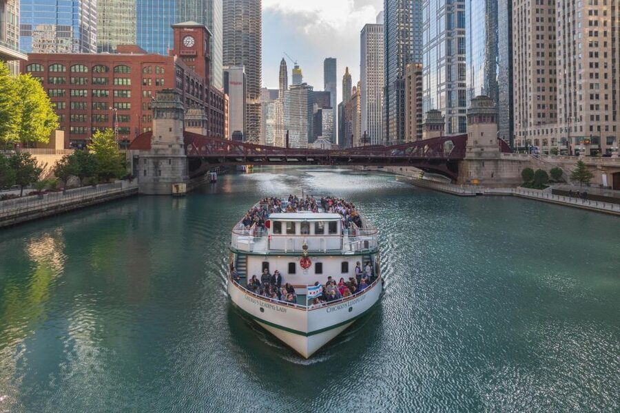 Chicago: Architecture Center Cruise on Chicago's First Lady - Who will enjoy this cruise most?