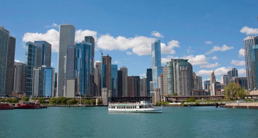 Chicago: Architecture Center Cruise on Chicago's First Lady - Accessibility and practical planning