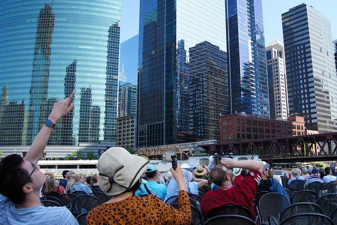 Chicago Architecture Center River Cruise aboard First Lady - The Chicago River sets the lesson in motion