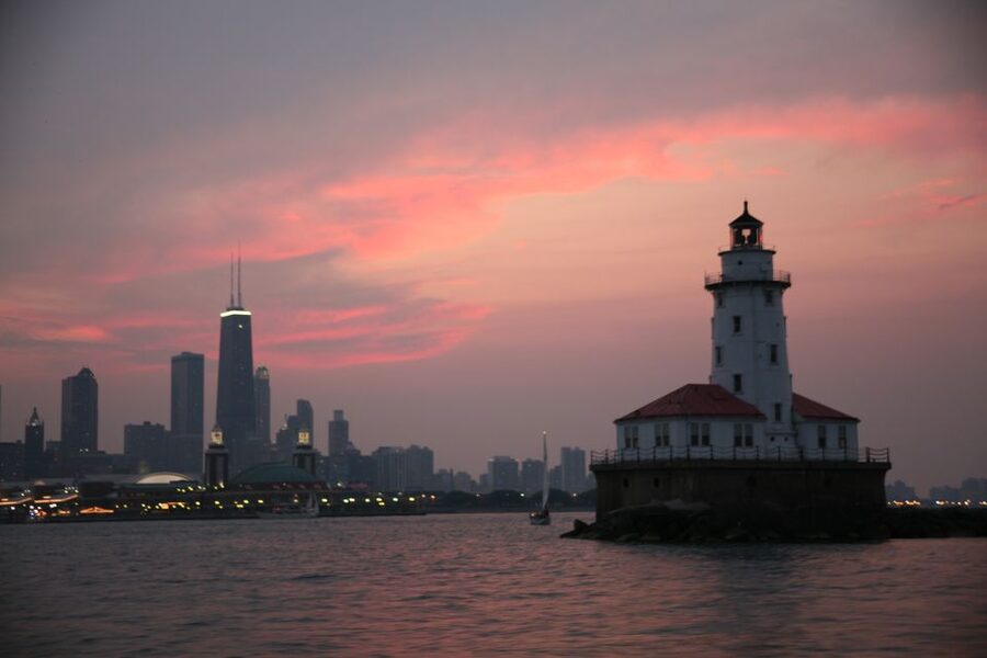 Chicago by Night River and Lake Cruise - From Michigan Avenue to the Riverwalk Boarding Point