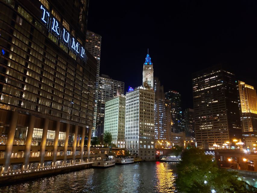 Chicago by Night River and Lake Cruise - Food, Drinks, Seating, and Comfort