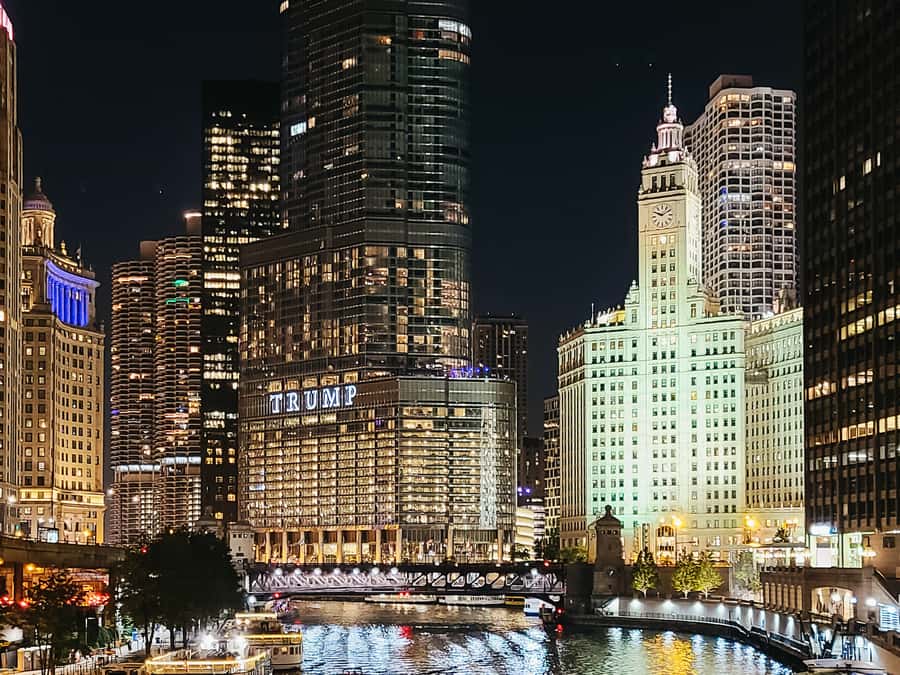 Chicago: Fireworks Cruise with Lake or River Viewing Options - Chicago fireworks from the water, not the sidewalk