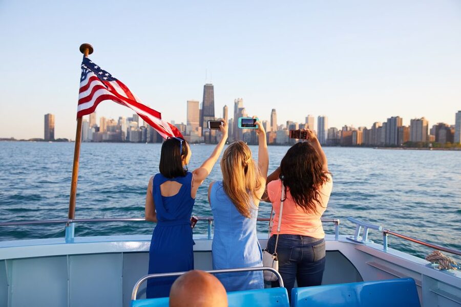 Chicago: Narrated Sightseeing River and Lake Cruise - Best timing, weather, and photo advice