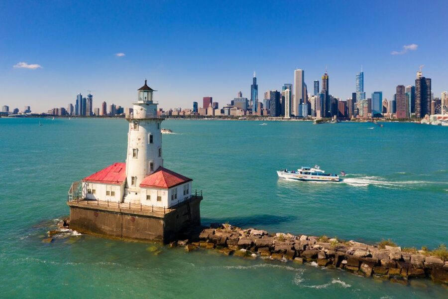 Chicago: Narrated Sightseeing River and Lake Cruise - The Chicago River: buildings at close range