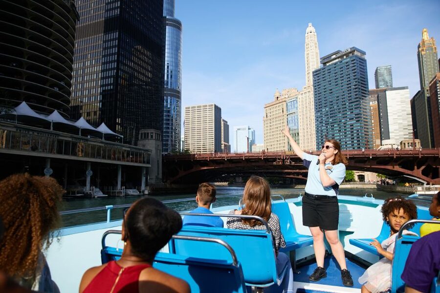 Chicago: Narrated Sightseeing River and Lake Cruise - The Harbor Lock: a slow but unusual part of the trip