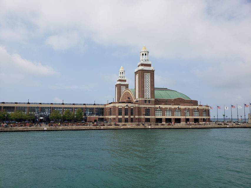 Chicago: Narrated Sightseeing River and Lake Cruise - Who will get the most from this cruise?