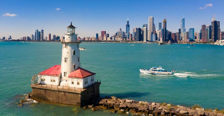 Chicago: Narrated Sightseeing River and Lake Cruise - Starting at Michigan Avenue and Wacker Drive