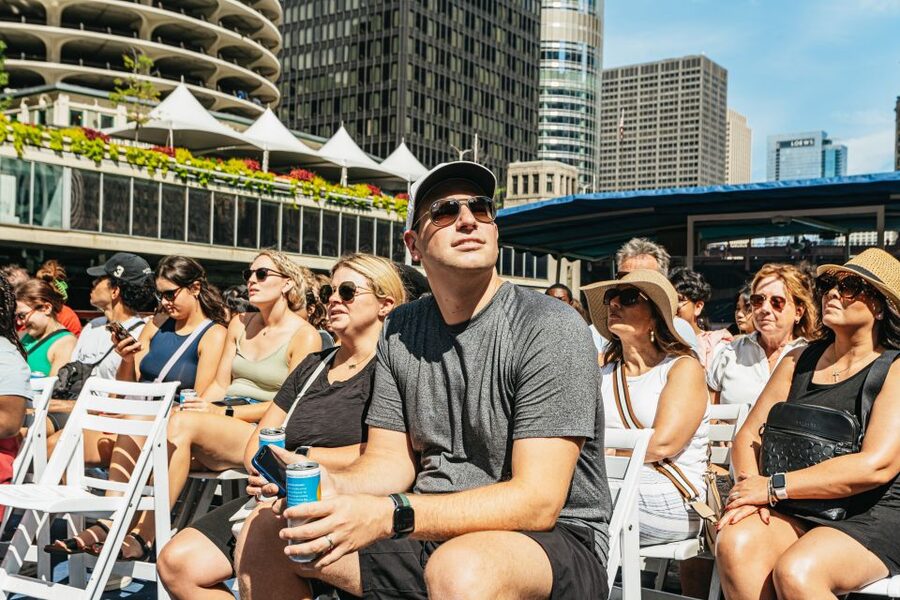 Chicago River: 1.5-Hour Guided Architecture Cruise - Mies van der Rohe and the modern skyline