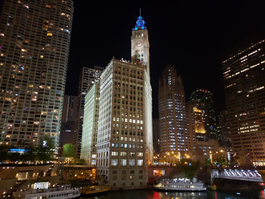 Chicago River: 1.5-Hour Guided Architecture Cruise - Aon Center, NBC Tower, Aqua, and Lake Point Tower