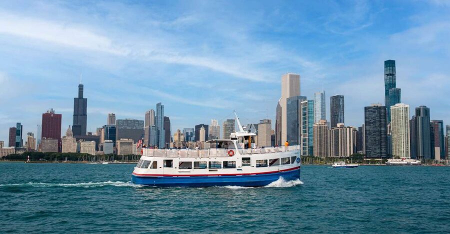 Chicago: Shoreline Lake Michigan Skyline Cruise - The route: north and south along the Chicago shoreline