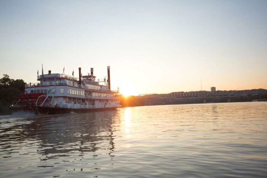 Cincinnati: Historic Sightseeing Cruise - Starting at Newport Landing beside the aquarium