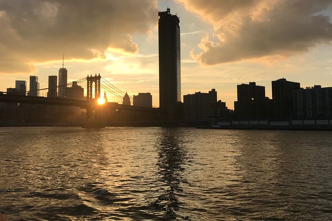 Circle Line: 2hr - New York City Harbor Lights Cruise - Finding the right seat on the boat