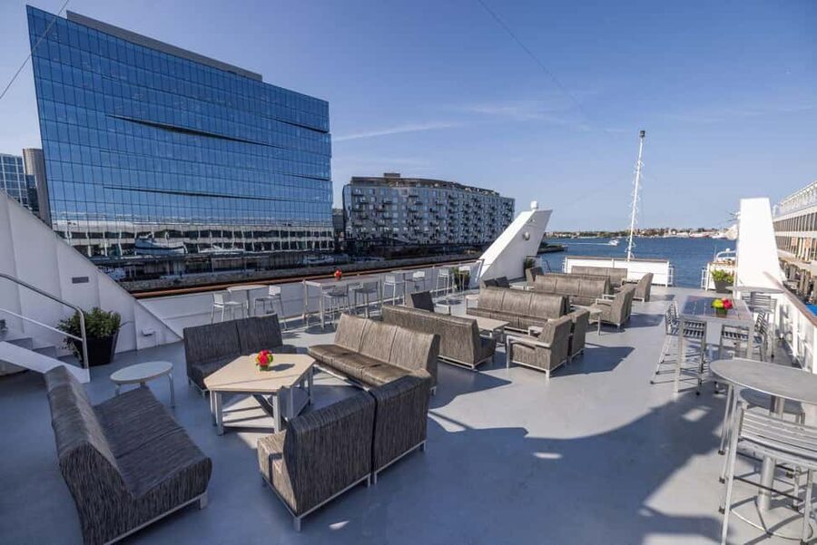 City Cruises Boston: Harbor Buffet Lunch or Dinner Cruise - Service, seating, and the small details