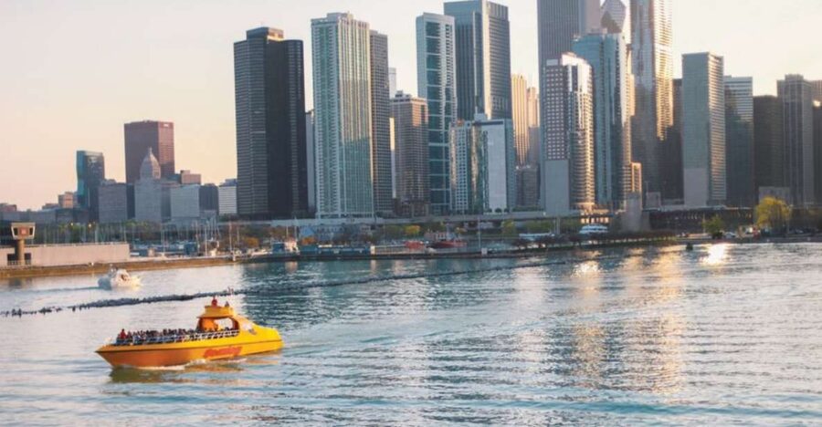 City Cruises Chicago: 75-min Speedboat Architecture Cruise - The Chicago River buildings, from DuSable Bridge to Wolf Point