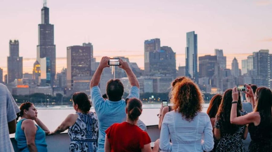 City Cruises Chicago: Premier Lunch or Dinner Cruise - What the three-course meal is like