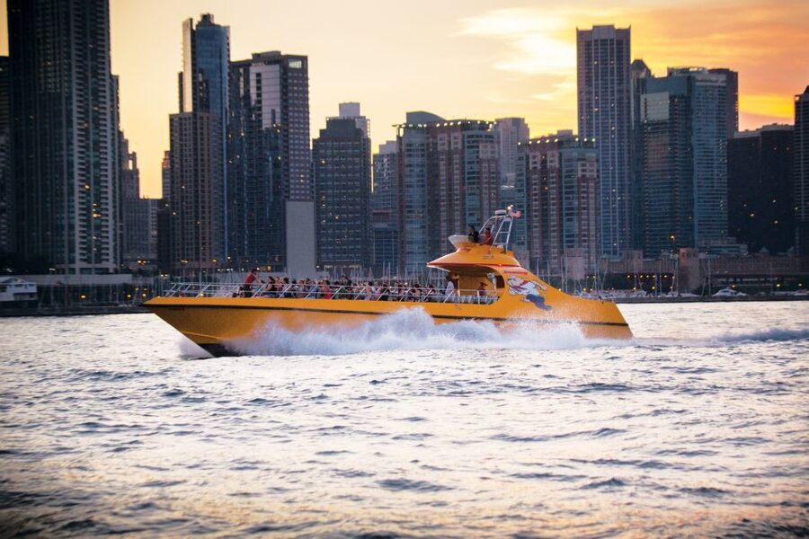City Cruises Chicago: Seadog Lakefront Speedboat Ride - Museum Campus, Shedd Aquarium, and the lakefront view