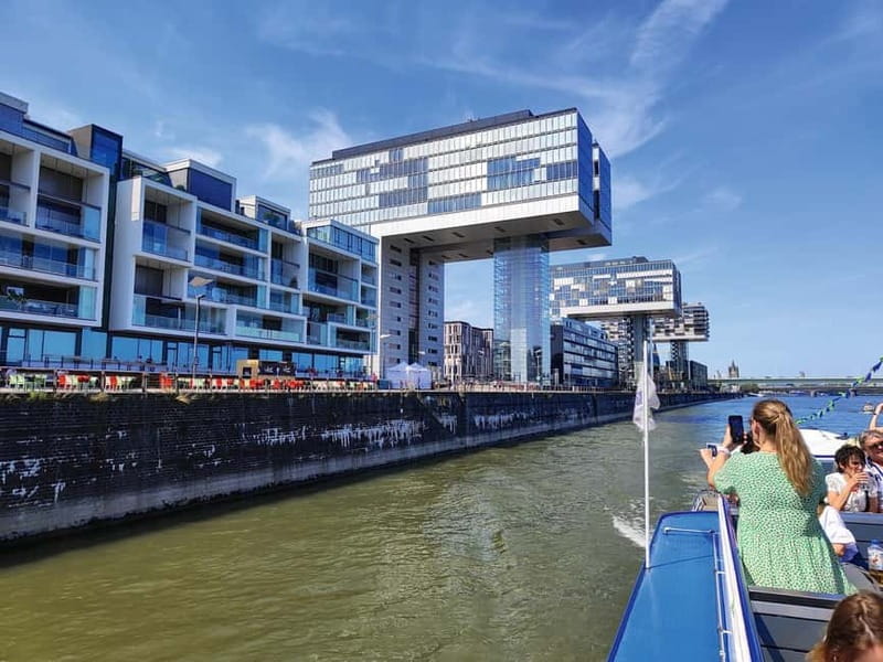 Cologne: 1-hour Rhine Cruise in Cologne - Cologne Cathedral and the Old Town from the water