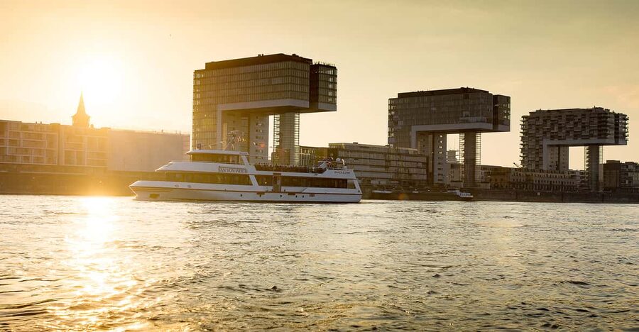 Cologne: 2-Hour Evening Cruise on the Rhine River - A two-hour route with daylight, sunset, and city lights