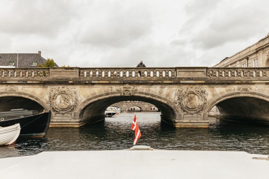 Copenhagen: Canal Cruise with Guide - Live guiding, audio commentary, and the human touch